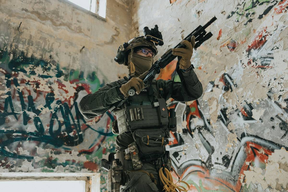 Airsoft player in brand new 8Fields Tactical Ranger Green Tactical Setup